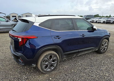 2024 Kia Seltos S, daño Abolladuras/rayones menores, Copart lote 68499326, foto 3 de 5