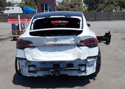 2019 Tesla Model X 100d/75d/long Range, daño Trasero, Iaai lote 45841570, foto 17 de 21