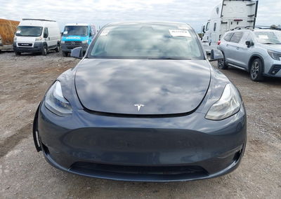 2022 Tesla Model Y Performance Dual Motor All-wheel Drive, daño Electrical, Iaai lote 46231414, foto 12 de 18