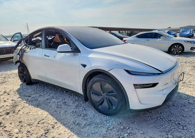 2026 Tesla Model Y, uszkodzenie: Pożar, Copart lot 70142376, zdjęcie 4 z 13