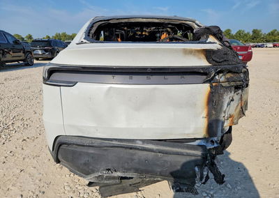 2026 Tesla Model Y, uszkodzenie: Pożar, Copart lot 70142376, zdjęcie 6 z 13