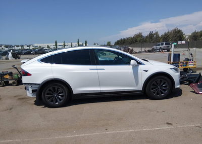 2019 Tesla Model X 100d/75d/long Range, daño Trasero, Iaai lote 45841570, foto 14 de 21