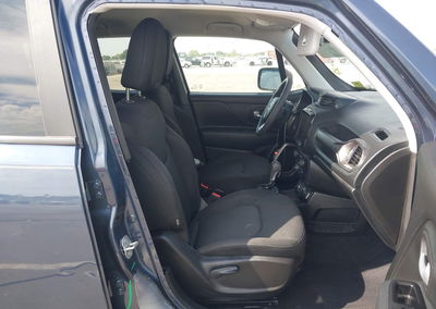 2023 Jeep Renegade Latitude 4x4, daño Lateral derecho, Iaai lote 46205680, foto 5 de 17