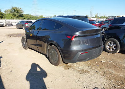 2026 Tesla Model Y Premium Rear-wheel Drive/rear-wheel Drive, daño Frontal, Iaai lote 46164900, foto 3 de 20