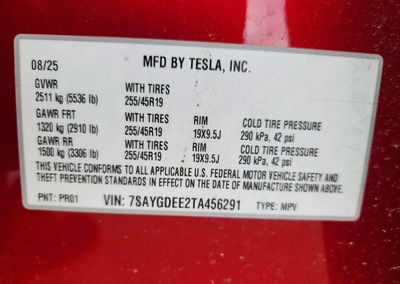 2026 Tesla Model Y, daño Lateral, Copart lote 49902146, foto 12 de 14