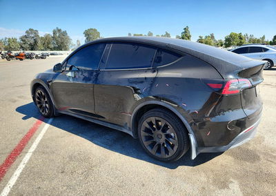 2022 Tesla Model Y, daño Lateral, Copart lote 71508376, foto 2 de 15