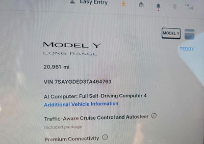 2026 Tesla Model Y, daño Trasero, Copart lote 70513096, foto 9 de 15