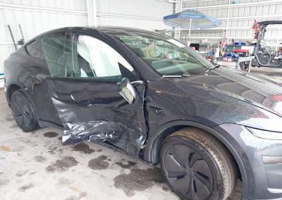 2026 Tesla Model Y, Right Side damage, Iaai lot 46167625, photo 6 of 15