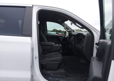 2023 Chevrolet Silverado 1500 4wd  Short Bed Custom, uszkodzenie: Prawy przód, Iaai lot 45936562, zdjęcie 5 z 16