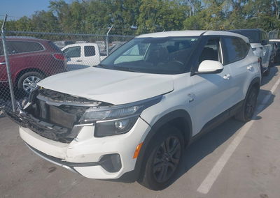 2021 Kia Seltos Lx, пошкодження: Front & Rear, Iaai лот 46012189, фото 2 з 17
