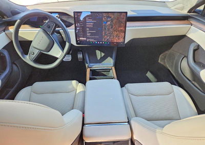 2025 Tesla Model S, daño Granizo, Copart lote 69565146, foto 8 de 14