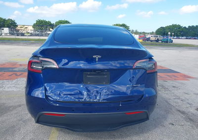 2021 Tesla Model Y Long Range Dual Motor All-wheel Drive, daño Trasero, Iaai lote 46409343, foto 6 de 19