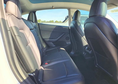 2021 Tesla Model Y, daño Abolladuras/rayones menores, Copart lote 74496816, foto 10 de 12