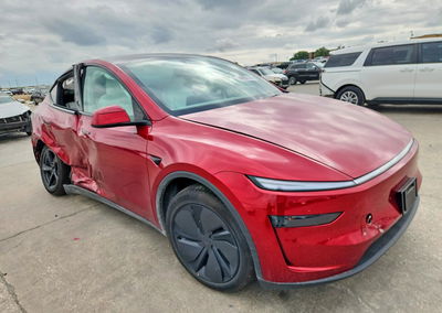 2026 Tesla Model Y, daño Lateral, Copart lote 49902146, foto 4 de 14