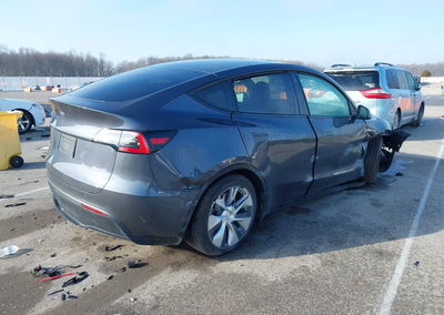 2021 Tesla Model Y Long Range Dual Motor All-wheel Drive, пошкодження: Правий бік, Iaai лот 44393195, фото 4 з 15