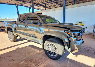 2024 Toyota Tacoma Trd Sport, daño Frontal, Copart lote 70557126, foto 4 de 12
