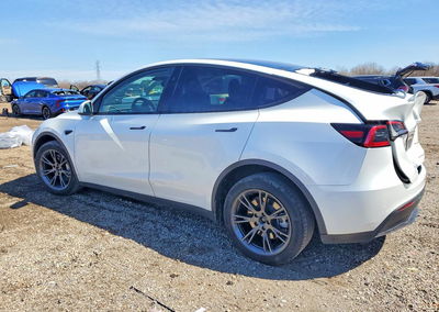 2024 Tesla Model Y, uszkodzenie: Bok, Copart lot 47969356, zdjęcie 2 z 15