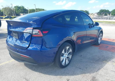 2021 Tesla Model Y Long Range Dual Motor All-wheel Drive, daño Trasero, Iaai lote 46409343, foto 4 de 19