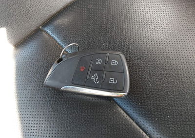 2022 Gmc Sierra 1500 4wd  Short Box Slt, daño Lateral izquierdo, Iaai lote 46307573, foto 11 de 16