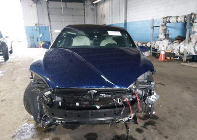 2020 Tesla Model X Long Range Dual Motor All-wheel Drive/long Range Plus Dual Motor All-wheel Drive, uszkodzenie: Przód,