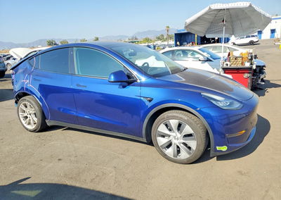 2023 Tesla Model Y, daño Trasero, Copart lote 69412006, foto 4 de 13