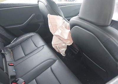 2026 Tesla Model 3, daño Trasero derecho, Iaai lote 46052964, foto 8 de 14
