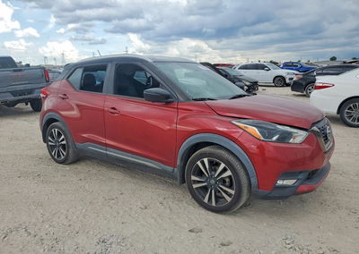 2019 Nissan Kicks Sr, daño Lateral, Copart lote 70990866, foto 4 de 15