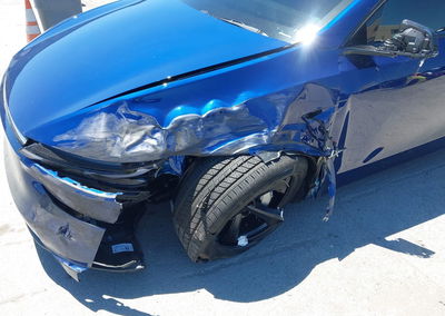 2026 Tesla Model Y Premium Rear-wheel Drive/rear-wheel Drive, daño Frontal izquierdo, Iaai lote 45640795, foto 6 de 16