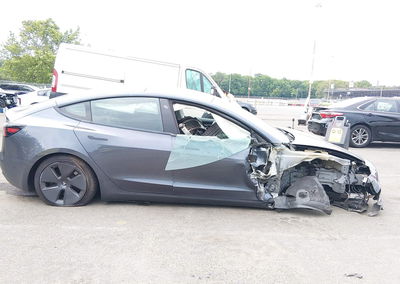 2023 Tesla Model 3 Rear-wheel Drive, daño Lateral derecho, Iaai lote 45441891, foto 6 de 14