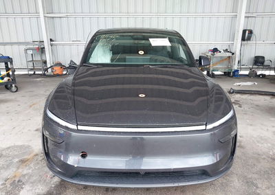 2026 Tesla Model Y, Right Side damage, Iaai lot 46167625, photo 11 of 15