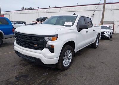 2023 Chevrolet Silverado 1500 4wd  Short Bed Custom, uszkodzenie: Prawy przód, Iaai lot 45936562, zdjęcie 2 z 16