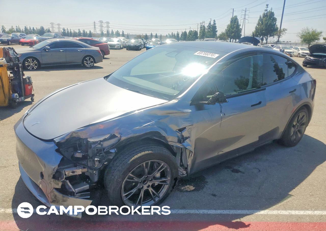 2025 Tesla Model Y, daño Frontal, Copart lote 69766886