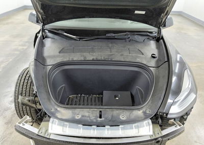 2022 Tesla Model Y, daño Frontal, Copart lote 70558236, foto 12 de 15