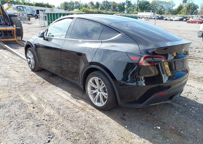 2024 Tesla Model Y Long Range Dual Motor All-wheel Drive, uszkodzenie: Zalanie, Iaai lot 46182611, zdjęcie 3 z 11