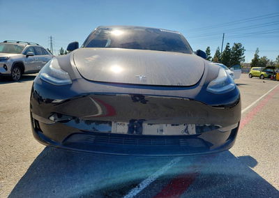 2022 Tesla Model Y, daño Lateral, Copart lote 71508376, foto 5 de 15