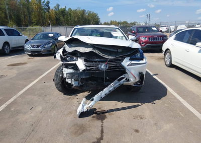 2020 Lexus Nx 300, daño Frontal, Iaai lote 46237537, foto 13 de 22