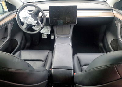 2025 Tesla Model Y, daño Frontal, Copart lote 98965205, foto 8 de 14