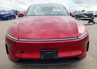 2026 Tesla Model Y, daño Lateral, Copart lote 49902146, foto 5 de 14