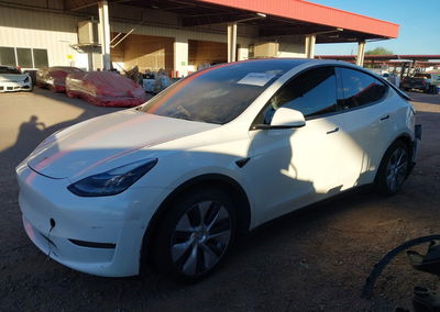 2022 Tesla Model Y Performance Dual Motor All-wheel Drive, Rear damage, Iaai lot 46318875, photo 2 of 18