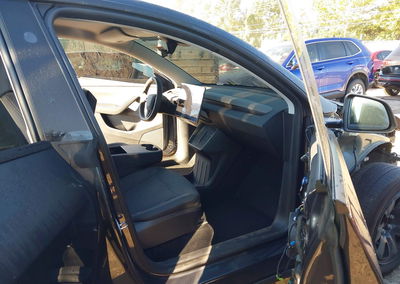 2026 Tesla Model Y Premium Rear-wheel Drive/rear-wheel Drive, daño Frontal, Iaai lote 46164900, foto 5 de 20