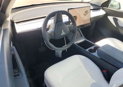 2022 Tesla Model Y, daño Trasero, Copart lote 72961886, foto 8 de 14