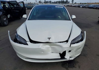 2026 Tesla Model 3, daño Frontal, Copart lote 68718656, foto 5 de 14