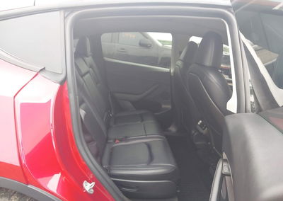 2024 Tesla Model Y Long Range Dual Motor All-wheel Drive, daño Inundación, Iaai lote 45824602, foto 8 de 16