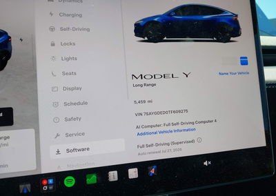 2026 Tesla Model Y Premium Rear-wheel Drive/rear-wheel Drive, daño Frontal izquierdo, Iaai lote 45640795, foto 15 de 16