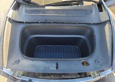 2026 Tesla Model Y, daño Frontal, Copart lote 70713996, foto 12 de 16