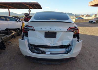 2022 Tesla Model Y Performance Dual Motor All-wheel Drive, Rear damage, Iaai lot 46318875, photo 16 of 18
