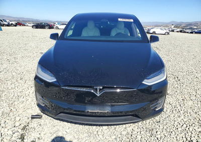 2020 Tesla Model X, daño Frontal, Copart lote 73090306, foto 5 de 14