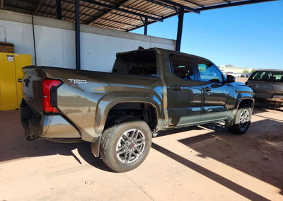 2024 Toyota Tacoma Trd Sport, daño Frontal, Copart lote 70557126, foto 3 de 12