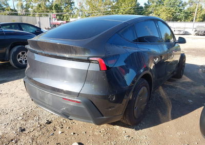 2026 Tesla Model Y Premium Rear-wheel Drive/rear-wheel Drive, daño Frontal, Iaai lote 46164900, foto 4 de 20