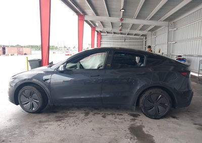 2026 Tesla Model Y, Right Side damage, Iaai lot 46167625, photo 13 of 15